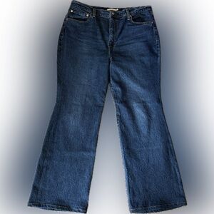 Levi's Women's Ribcage Bell Bottom Jeans 34W 32L Great Condition